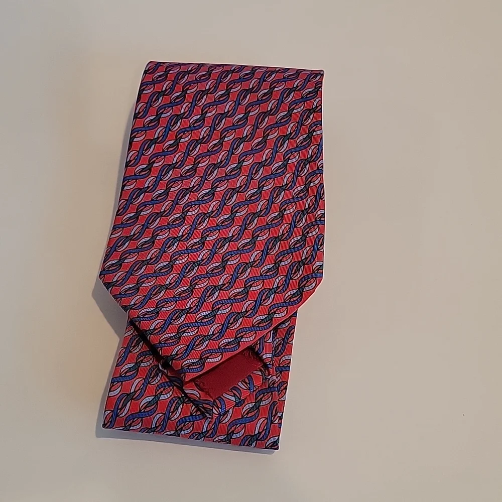 Gucci tie red blue chain print
